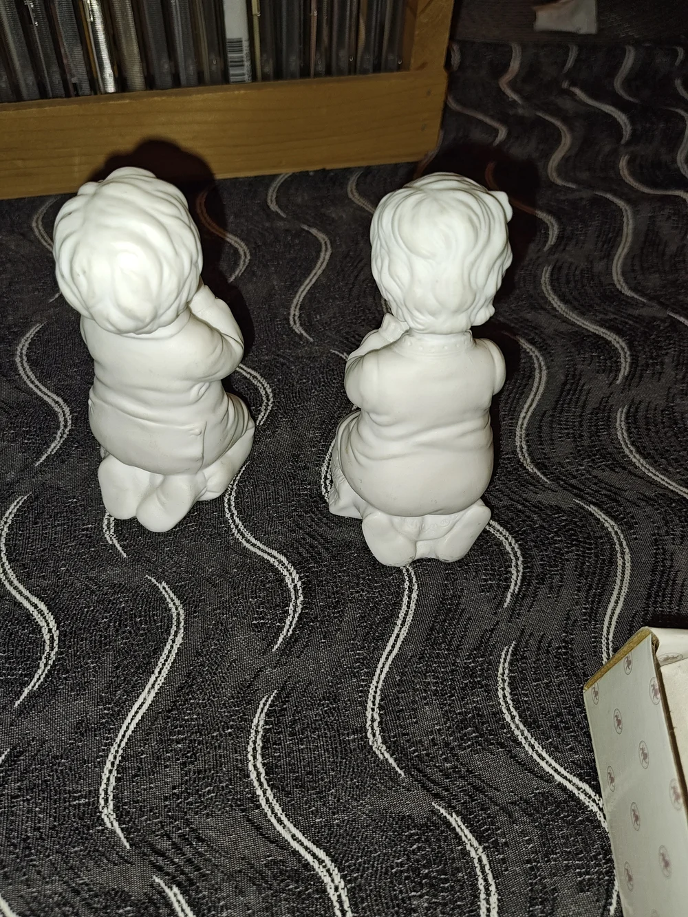Department 56 White Ceramic Kneeling Figurine Pair